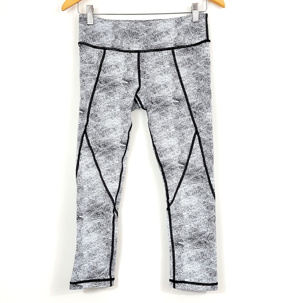 Vimmia Leggings White & Black Pattern Cropped Athletic Pants XS/S